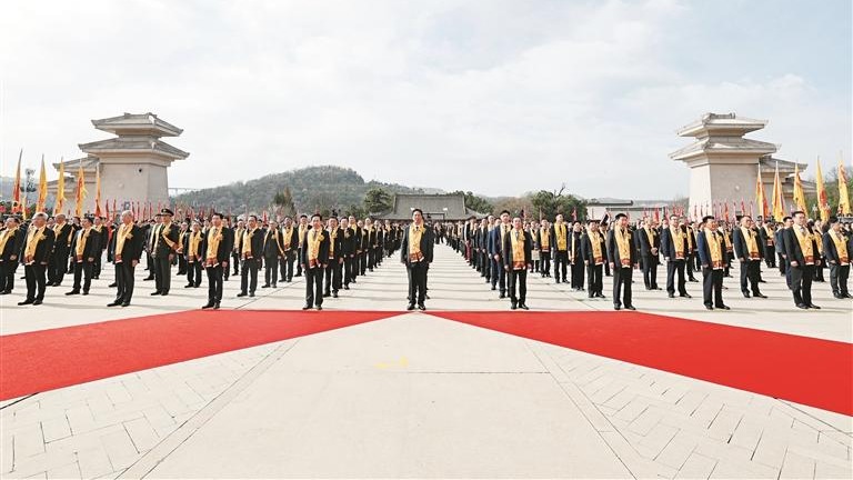 丙午（2026）年清明公祭轩辕黄帝典礼举行 洛桑江村杨震赵一德徐启方王灵桂张志军徐新荣邢善萍等参加公祭典礼 赵刚恭读祭文